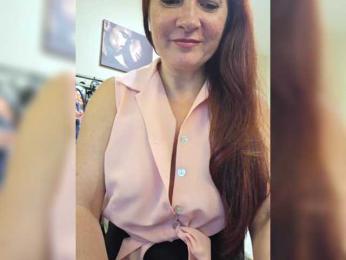 Flirt_Red webcam model stream image