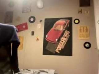 kyleeleash webcam model stream image