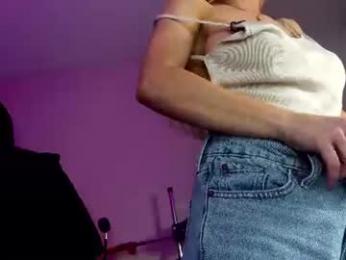 oliviaowens webcam model stream image