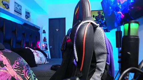 logan_hugh8 webcam model stream image