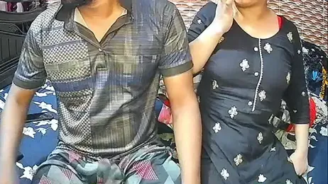 Younger_Couples webcam model stream image