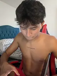 Leonarrrd_01 webcam model stream image