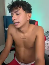 Leonarrrd_01 webcam model stream image