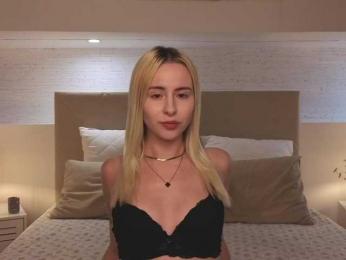 Bella-crazyy webcam model stream image