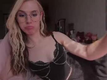 _eva_pleasure_ webcam chaturbate model stream image