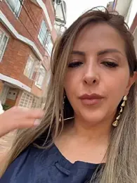 _Abril-Office1 webcam model stream image