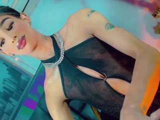 isabellalatingirs webcam model stream image