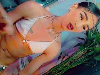 isabellalatingirs webcam model stream image