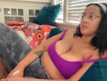 dreamyriri webcam model stream image