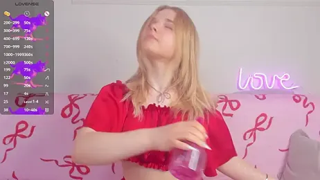 OdetteHarwick webcam stripchat model stream image