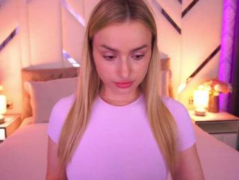 FloraGreys webcam model stream image