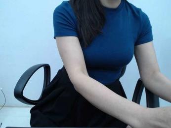 Lady-Young webcam bongacams model stream image