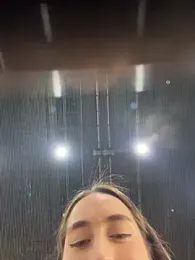 Holly_Play webcam model stream image