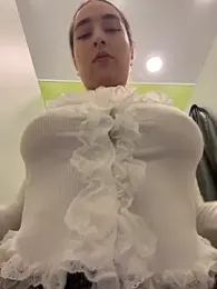 Holly_Play webcam model stream image