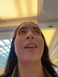 Holly_Play webcam model stream image