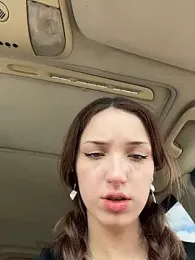 DollyTall webcam stripchat model stream image