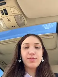 DollyTall webcam stripchat model stream image