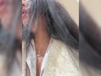 -Lune webcam bongacams model stream image