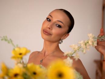 ElizabethNorris webcam livejasmin model stream image