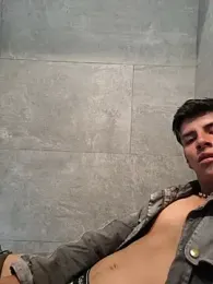 ZaneHoward webcam model stream image