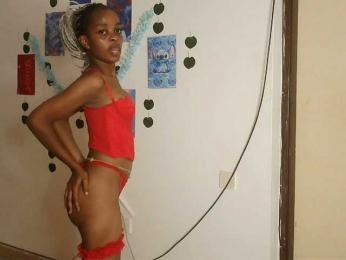 Charish webcam bongacams model stream image