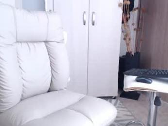 derek_group webcam model stream image