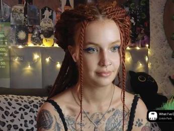 LisLy webcam model stream image