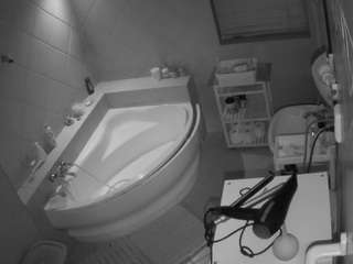 voyeurcam-julmodels-bath-1st-2 webcam model stream image