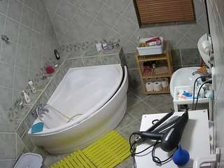 voyeurcam-julmodels-bath-1st-2 webcam model stream image