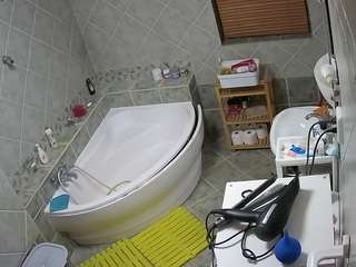 voyeurcam-julmodels-bath-1st-2 webcam model stream image