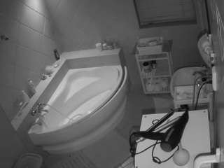 voyeurcam-julmodels-bath-1st-2 webcam model stream image