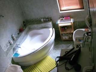 voyeurcam-julmodels-bath-1st-2 webcam camsoda model stream image