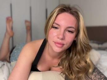 Sweet-peacha webcam bongacams model stream image
