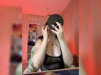 Lizzi-Peach webcam model stream image
