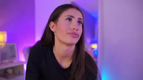 OhhAisha webcam model stream image