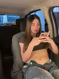 Lottus- webcam model stream image