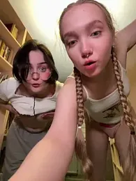 bambi_lu webcam stripchat model stream image