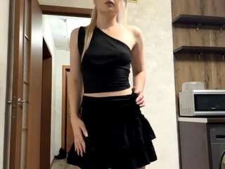 lioraroux webcam model stream image