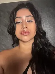 Valentinne_z webcam model stream image