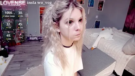 Careful_i_bite webcam stripchat model stream image