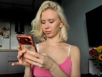 Sunlovv webcam model stream image