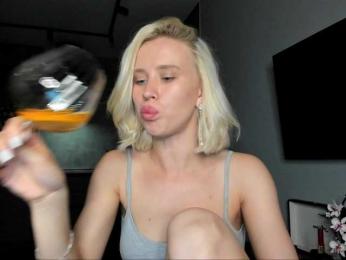 Sunlovv webcam bongacams model stream image