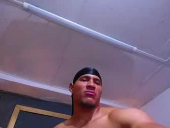 adam_fit19cm webcam model stream image