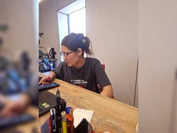 Alinaka1 webcam model stream image