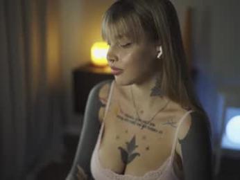 mileeena webcam model stream image
