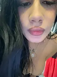 clarachanelricek webcam stripchat model stream image