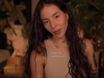 effylowell_ chaturbate stream image, 17.07.2025 01:50