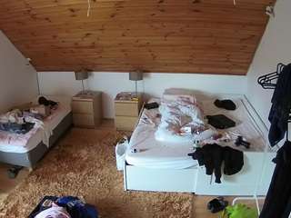 voyeurcam-julmodels-whitebed-2 camsoda stream image, 02.10.2025 03:00