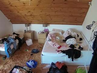 voyeurcam-julmodels-whitebed-2 camsoda stream image, 09.10.2025 18:00