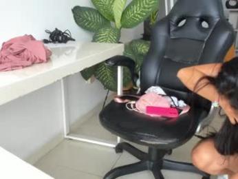 emillybrowm chaturbate stream image, 15.12.2025 14:30